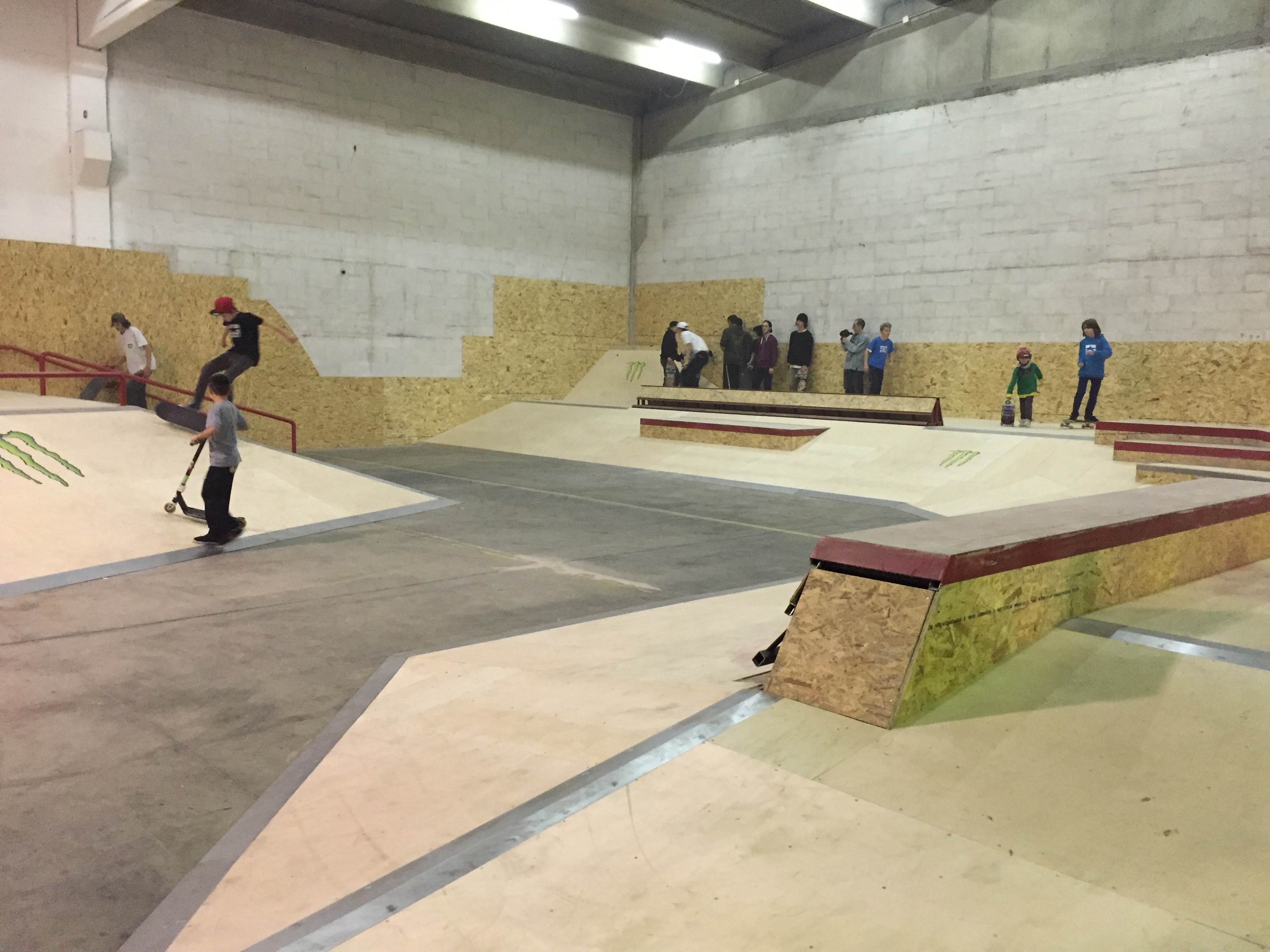 indoor skatepark brescia italia flyzone